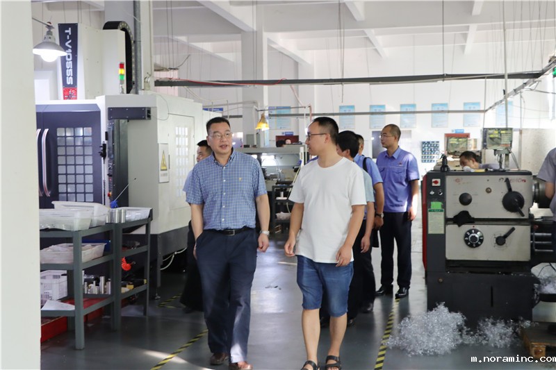 中船海洋装备集团副总经理陈建平一行到九江英智科技有限公司调研3